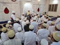 Mukaasir Maulaa reciting Misaaq in Masjid e Faatemi, Nadiad